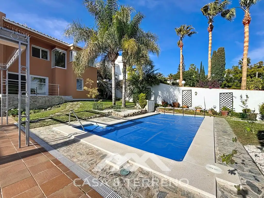 Piscina de Casa o xalet en venda en Vélez-Málaga amb Aire condicionat i Piscina