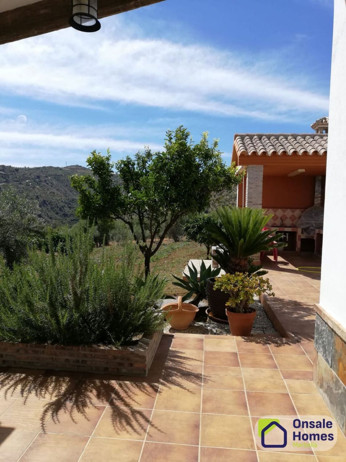 Jardí de Finca rústica en venda en Guaro amb Terrassa