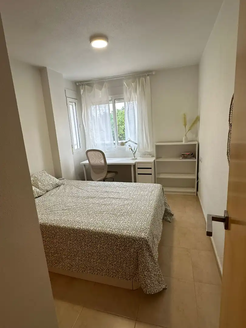 Habitación de Apartamento de alquiler en Murcia con Aire acondicionado, Amueblado y Horno