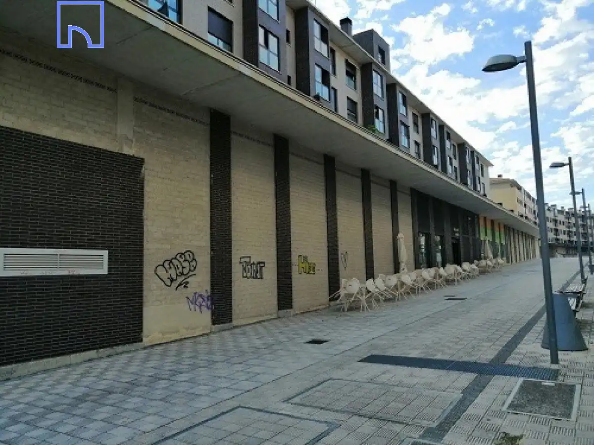 Local comercial en venda a Aranguren, imagen 2