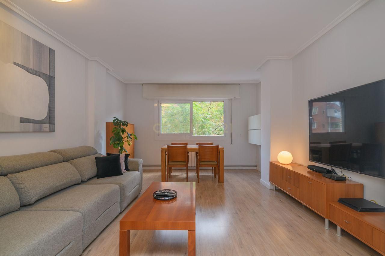 Living room of Flat for sale in Sant Joan Despí  with Air Conditioner, Storage room and Alarm