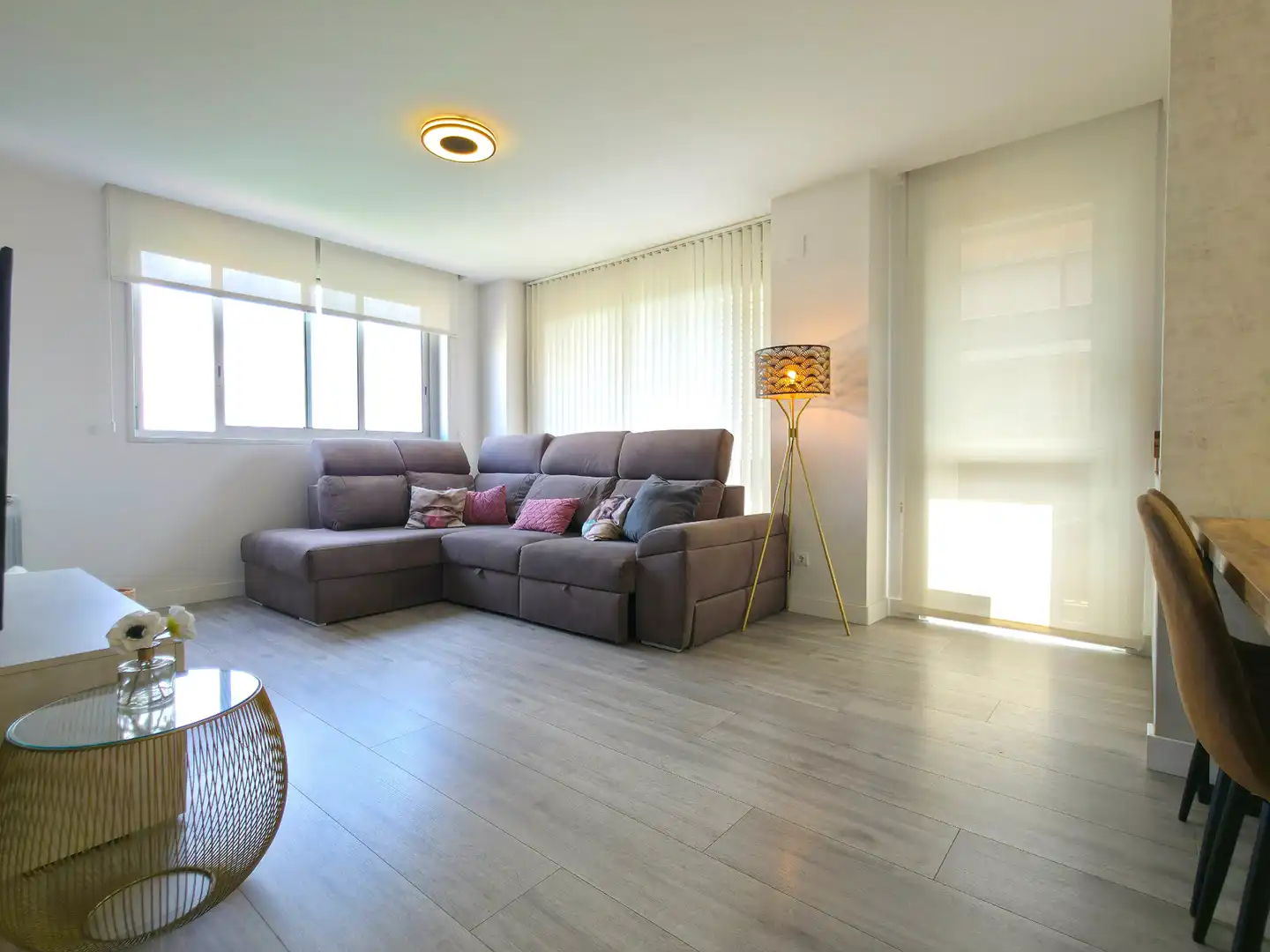 Sala de estar de Piso en venta en Sant Andreu de la Barca con Aire acondicionado, Calefacción y Parquet