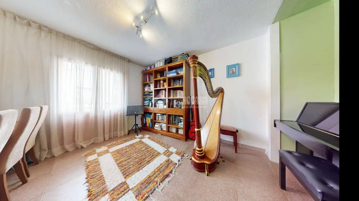 Casa adosada en venta en Horche con Calefacción, Terraza y Balcón