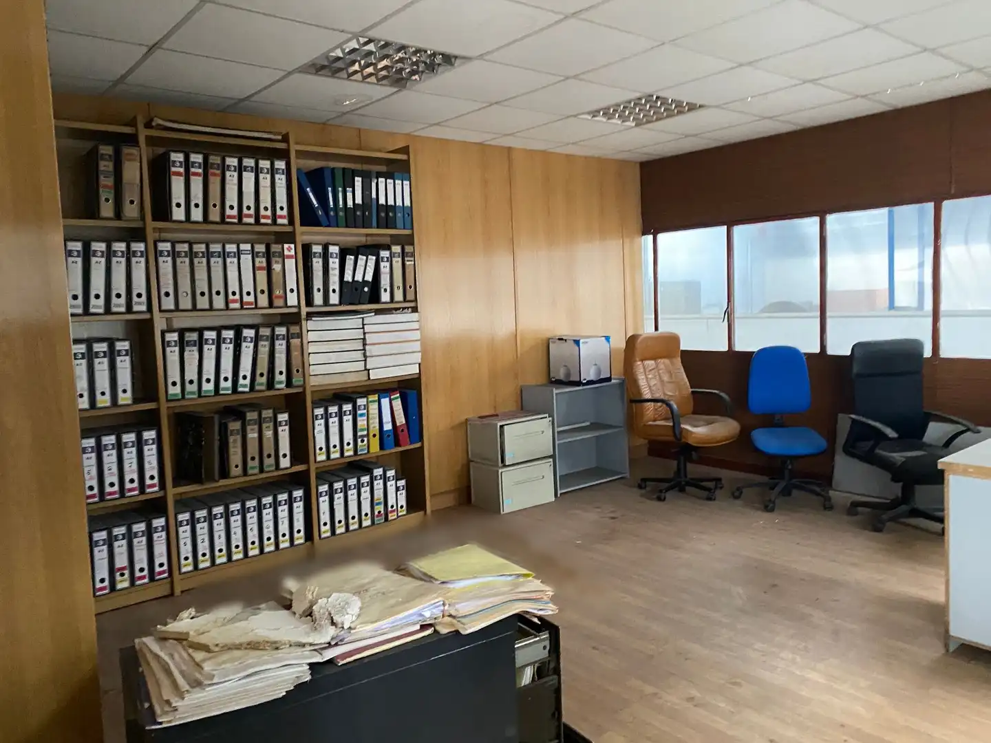 Industrial buildings for sale in Camargo