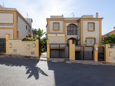 Maison mitoyenne avec jardin à vendre à Calle de los Aperos del Pilar