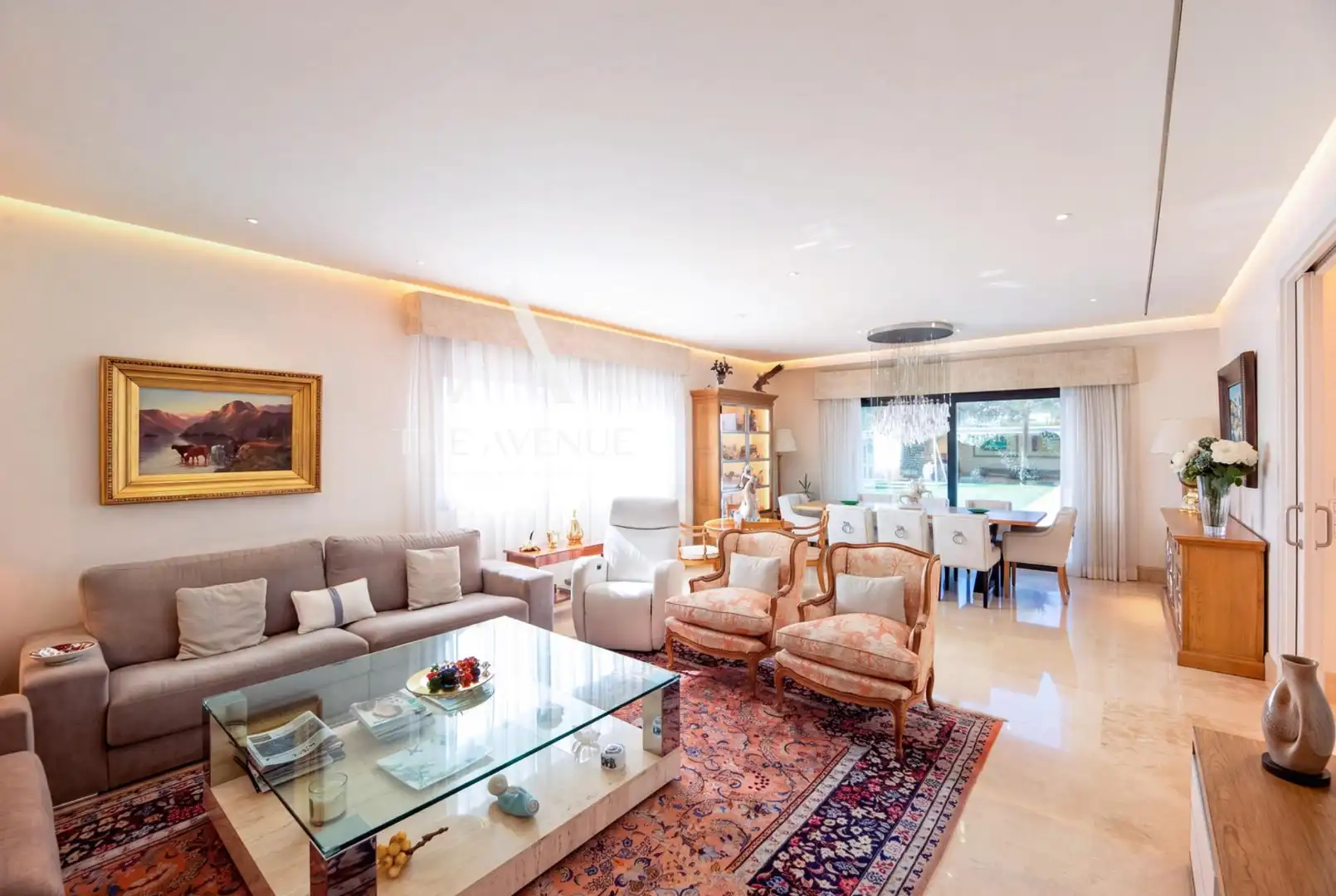 Sala d'estar de Casa o xalet en venda en Las Rozas de Madrid amb Aire condicionat, Calefacció i Jardí privat