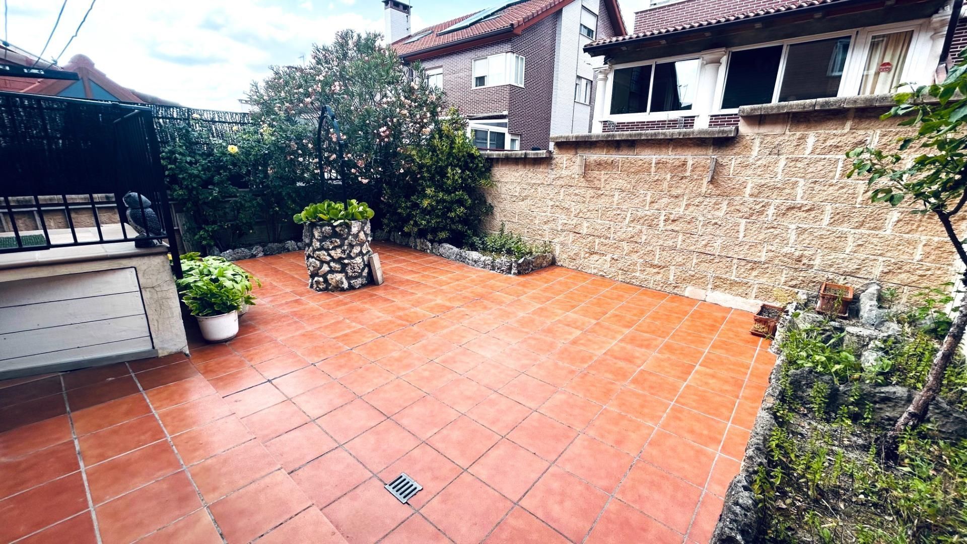 Terrace of Single-family semi-detached for sale in Cistérniga  with Heating, Private garden and Storage room