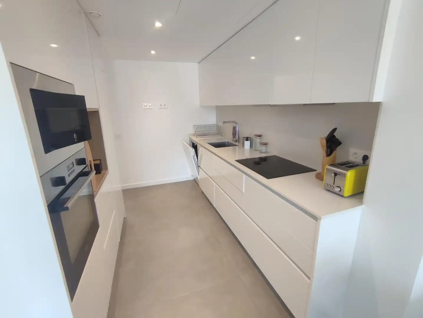 Cocina de Dúplex de alquiler en Palamós con Aire acondicionado, Terraza y Amueblado