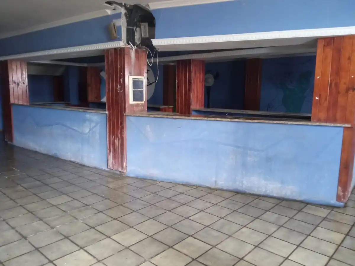 Local comercial en venda a Av Eugenio Escudero, imagen 5