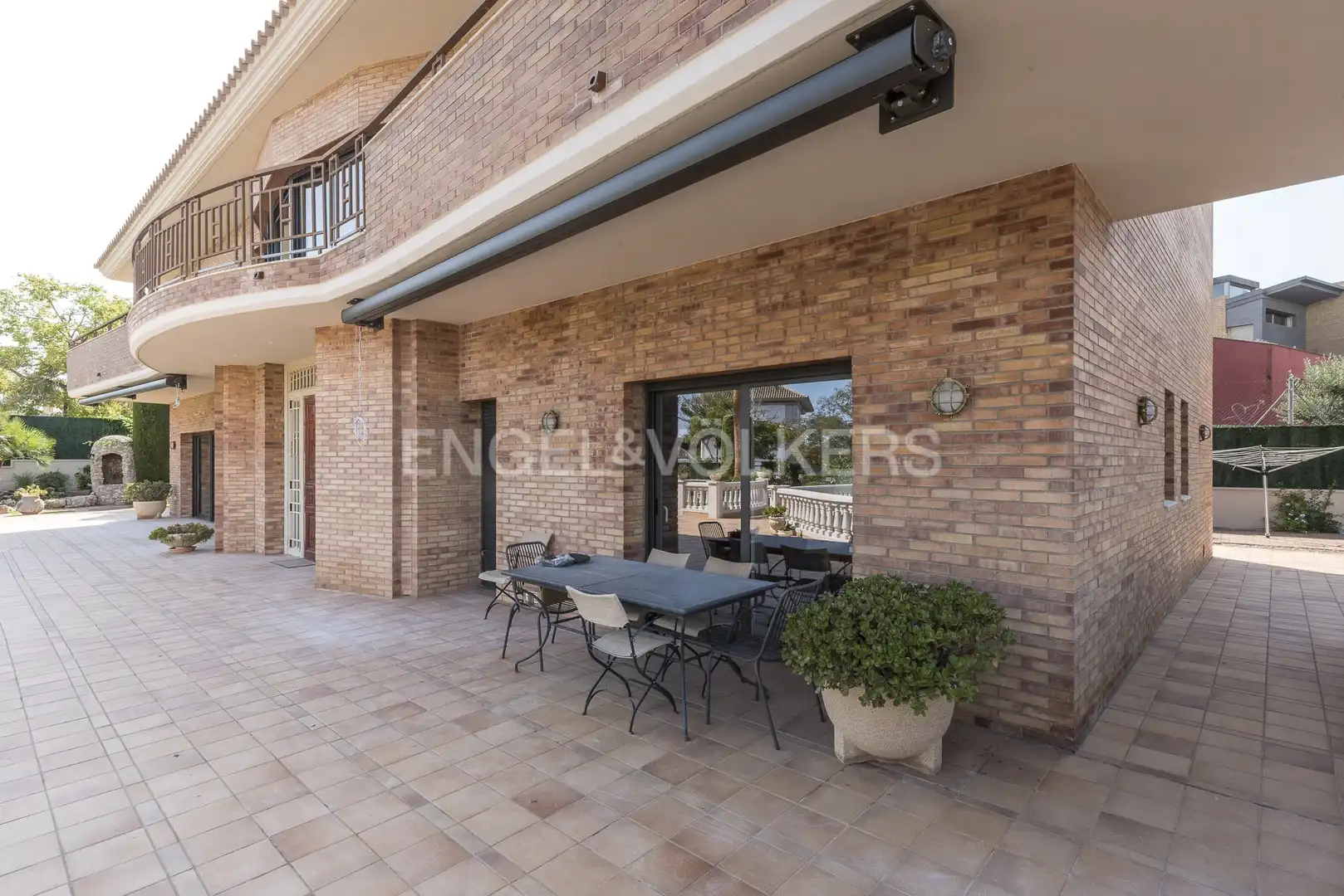 Terrassa de Casa o xalet en venda en Vilanova i la Geltrú amb Aire condicionat, Calefacció i Jardí privat
