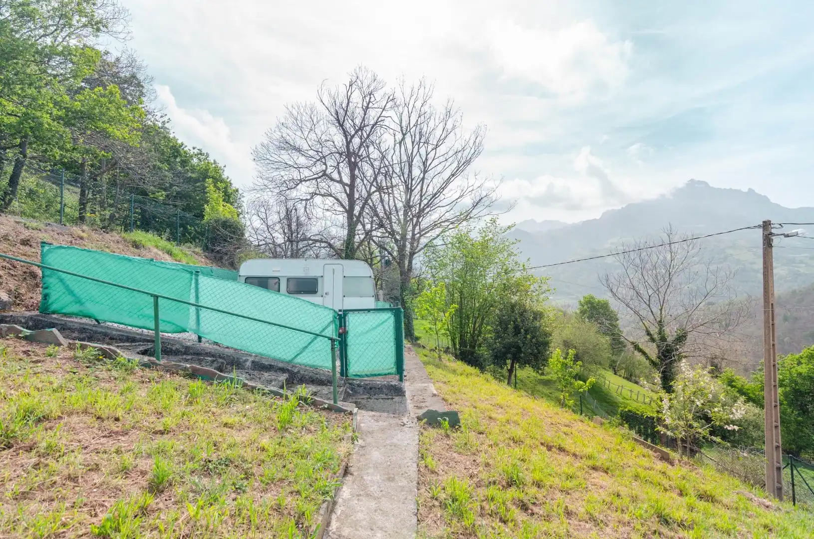 Casa adosada en venta en Laviana con Jardín privado y Amueblado