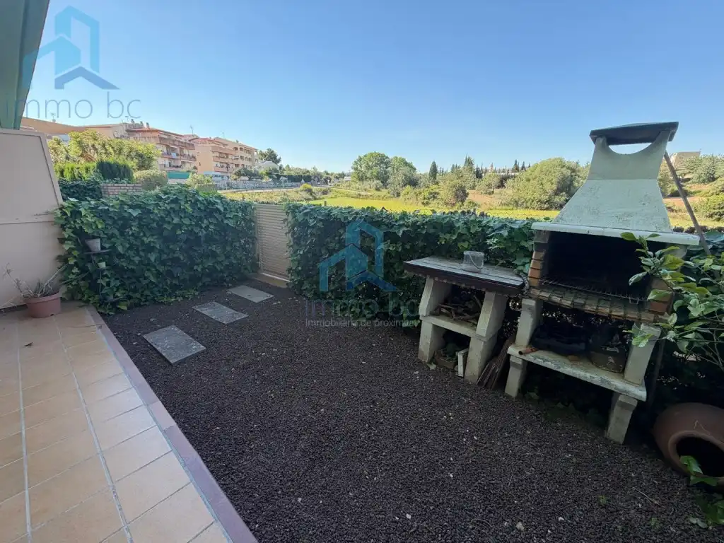 Terrassa de Planta baixa en venda en La Pobla de Montornès  