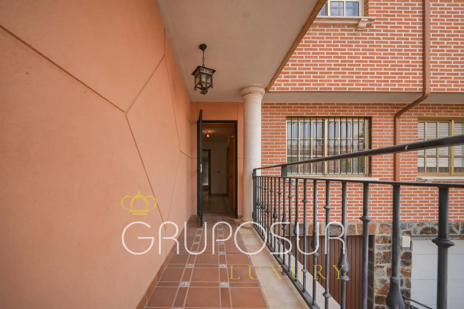 Casa adosada en venda en Laguna de Duero amb Calefacció, Jardí privat i Parquet