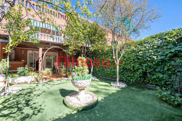 Casa adosada en Venta en Calle San Francisco en Centro