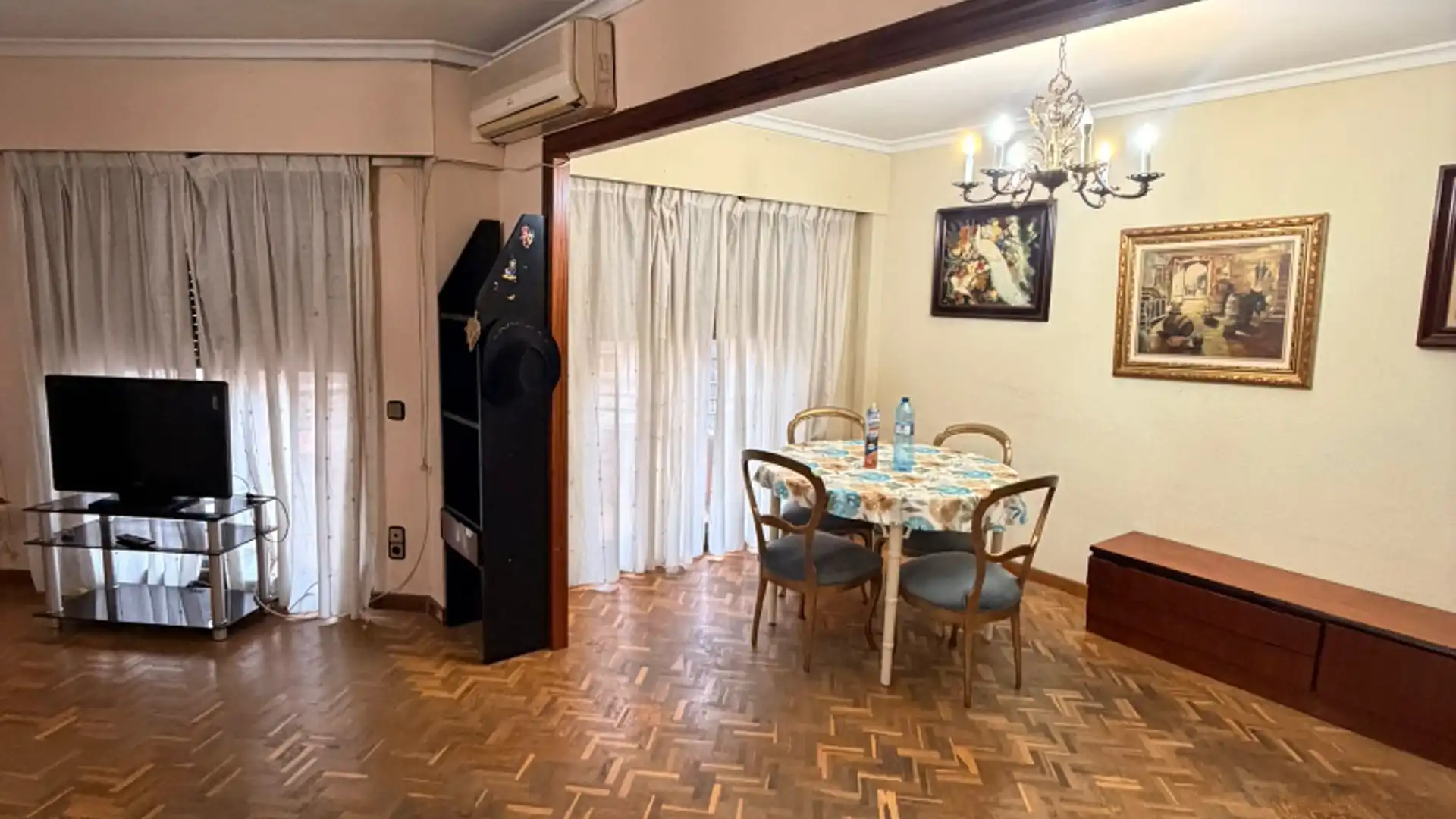 Dining room of Flat for sale in Gandia  with Air Conditioner, Parquet flooring and Storage room