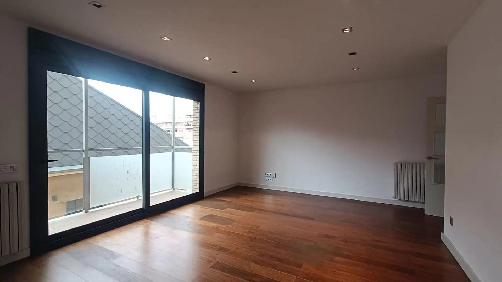Wohnzimmer von Wohnung zum Verkauf in Vic mit Heizung, Parkett und Balkon