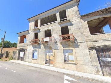 Casa amb jardí en venda a Amoeiro