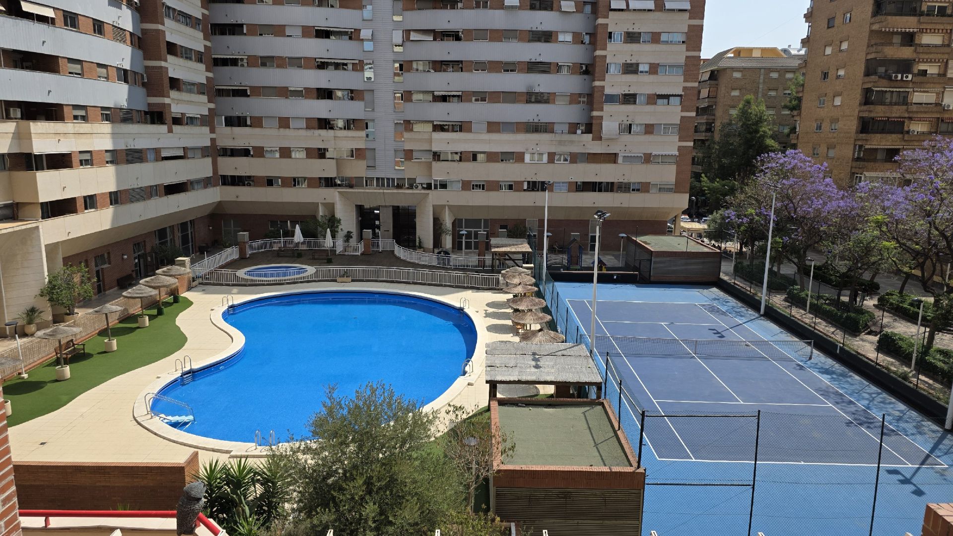Swimming pool of Flat for sale in  Valencia Capital  with Air Conditioner, Heating and Terrace