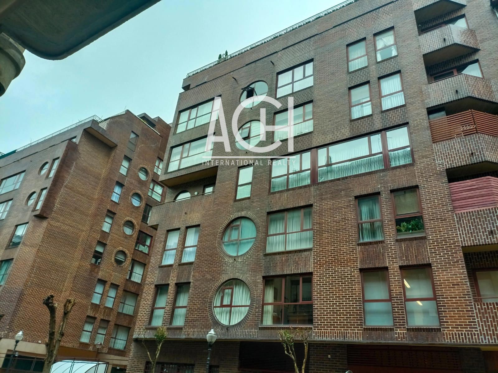 Vista exterior de Garatge en venda en Bilbao 