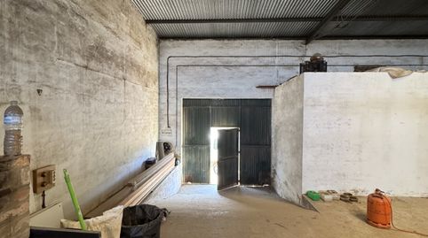 NAVE INDUSTRIAL DE 300 METROS ZONA EL COTO DE TOCINA (SEVILLA)