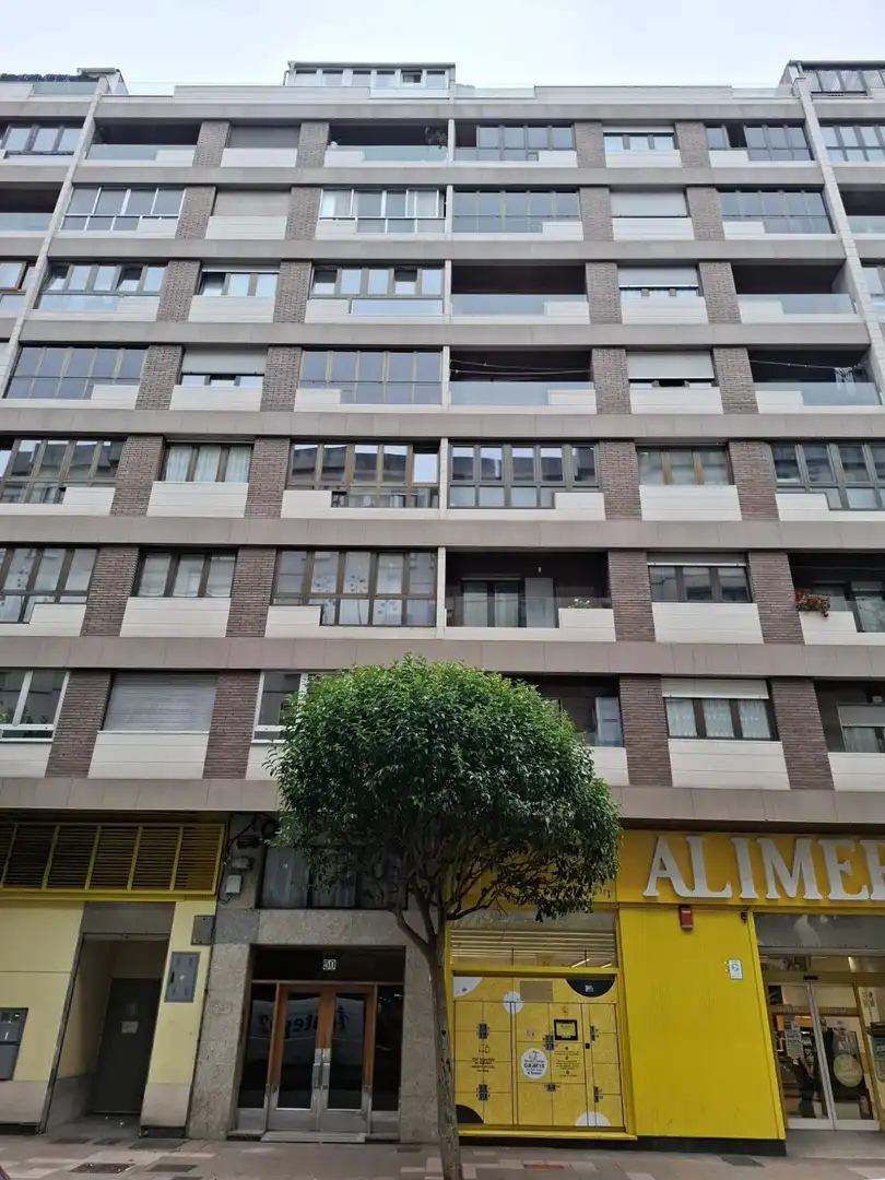 Außenansicht von Wohnung zur Miete in Gijón  mit Heizung und Parkett