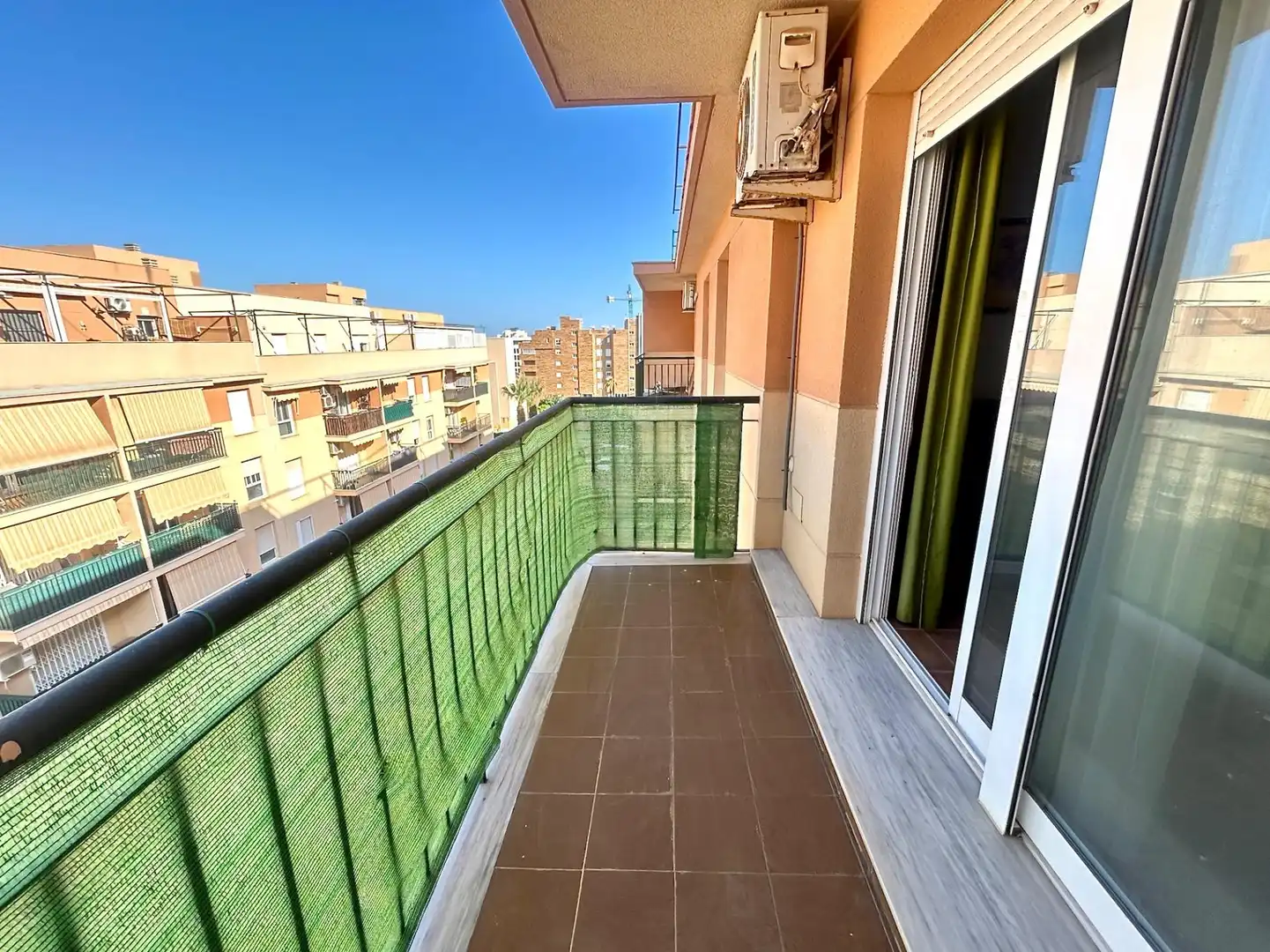 Terrassa de Pis en venda en Roquetas de Mar amb Terrassa, Moblat i Piscina comunitària