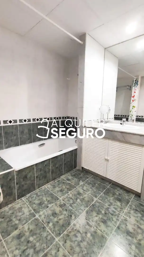 Baño de Piso de alquiler en Valencia con Aire acondicionado y Calefacción