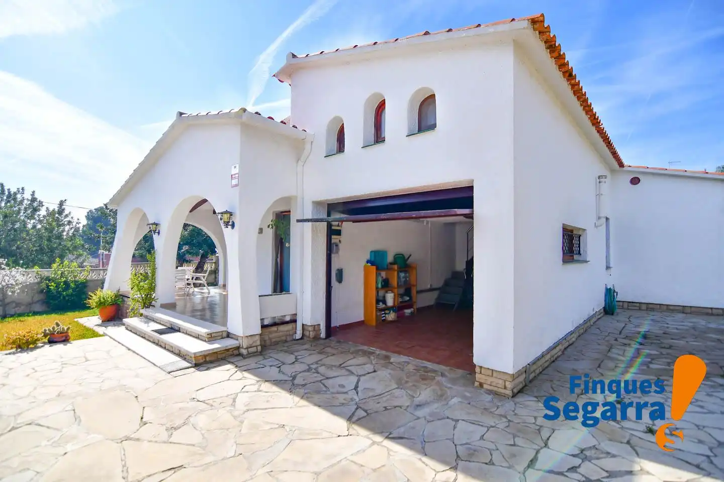 Vista exterior de Casa o xalet en venda en El Vendrell amb Jardí privat i Terrassa