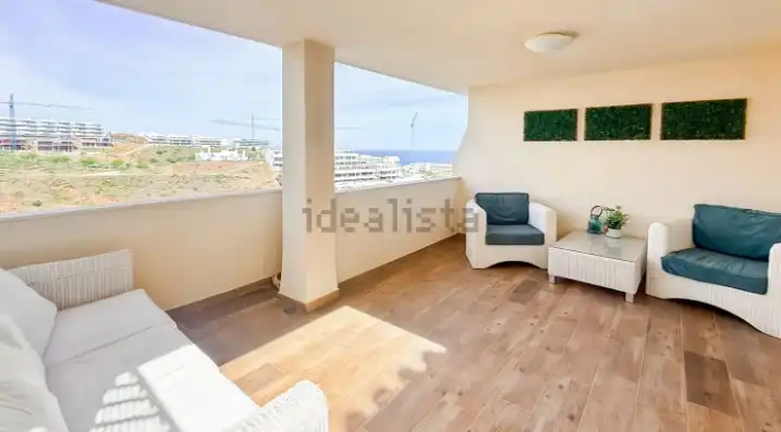 Vista exterior de Pis en venda en Fuengirola amb Aire condicionat, Terrassa i Moblat