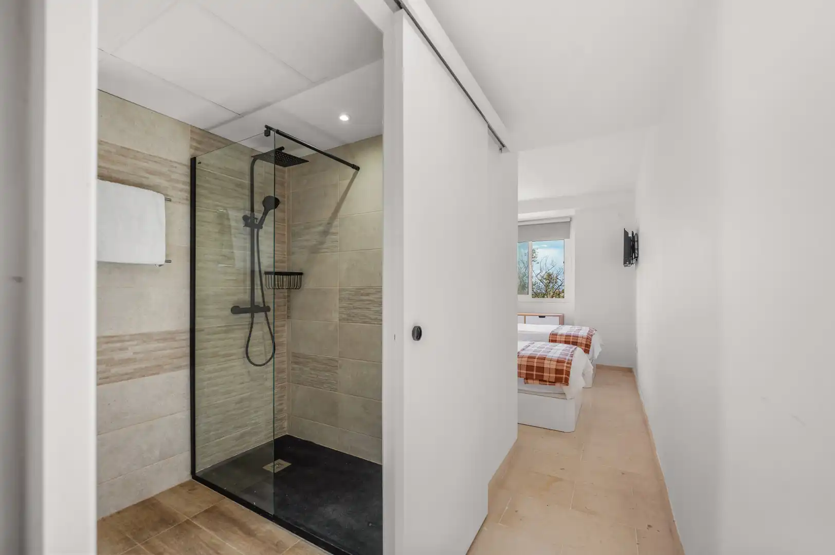 Bany de Apartament en venda en Marbella amb Terrassa, Traster i Piscina