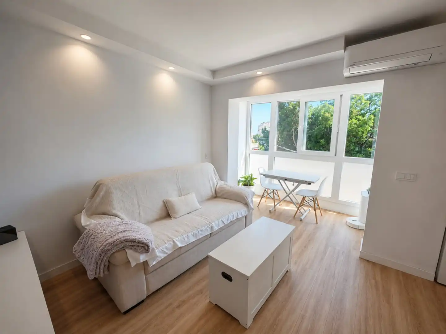 Sala d'estar de Apartament en venda en Marbella amb Aire condicionat, Moblat i Internet
