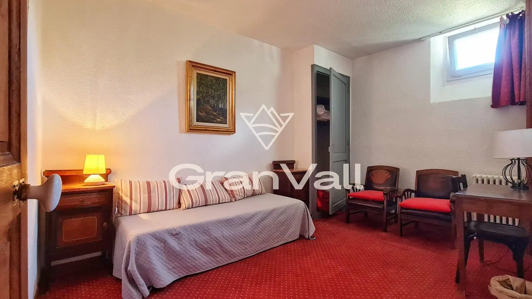 Habitación de Edificio en venta en Latour - de - Carol