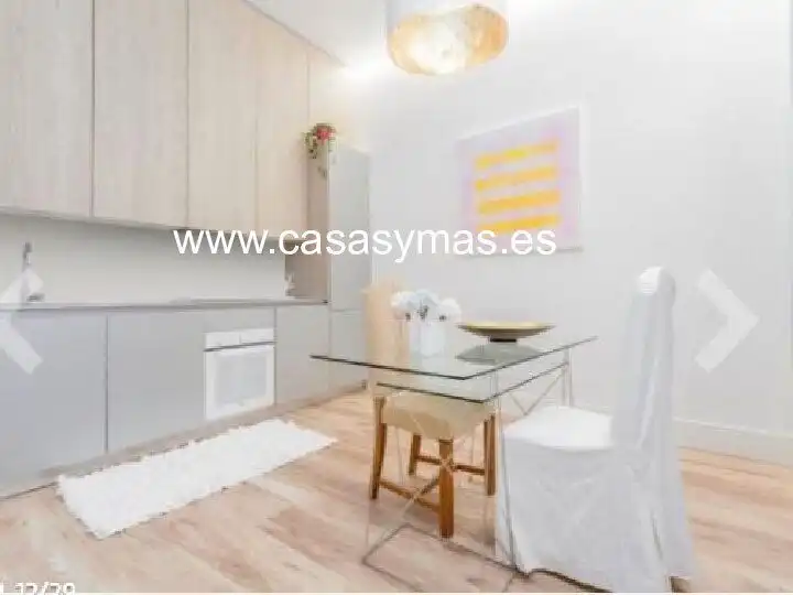Flat for sale in Travesía de las Pozas, Universidad - Malasaña