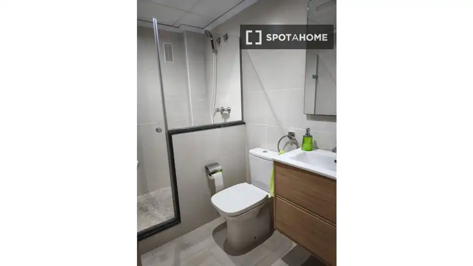 Baño de Piso de alquiler en Daimús con Aire acondicionado, Calefacción y Amueblado