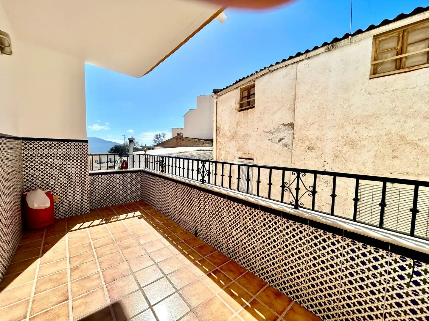 Vista exterior de Casa adosada en venta en Paterna del Río con Calefacción, Terraza y Trastero