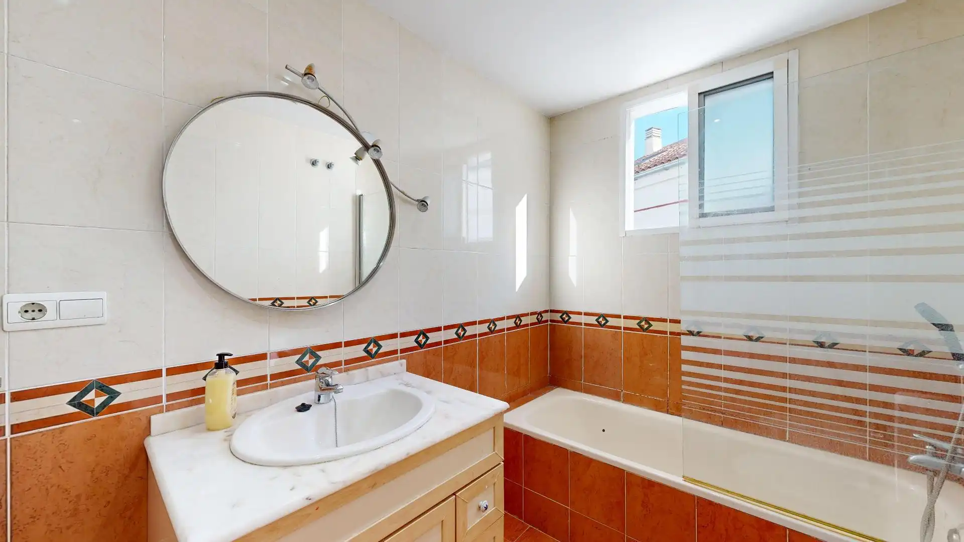 Badezimmer von Dachboden zum Verkauf in Valencia mit Terrasse