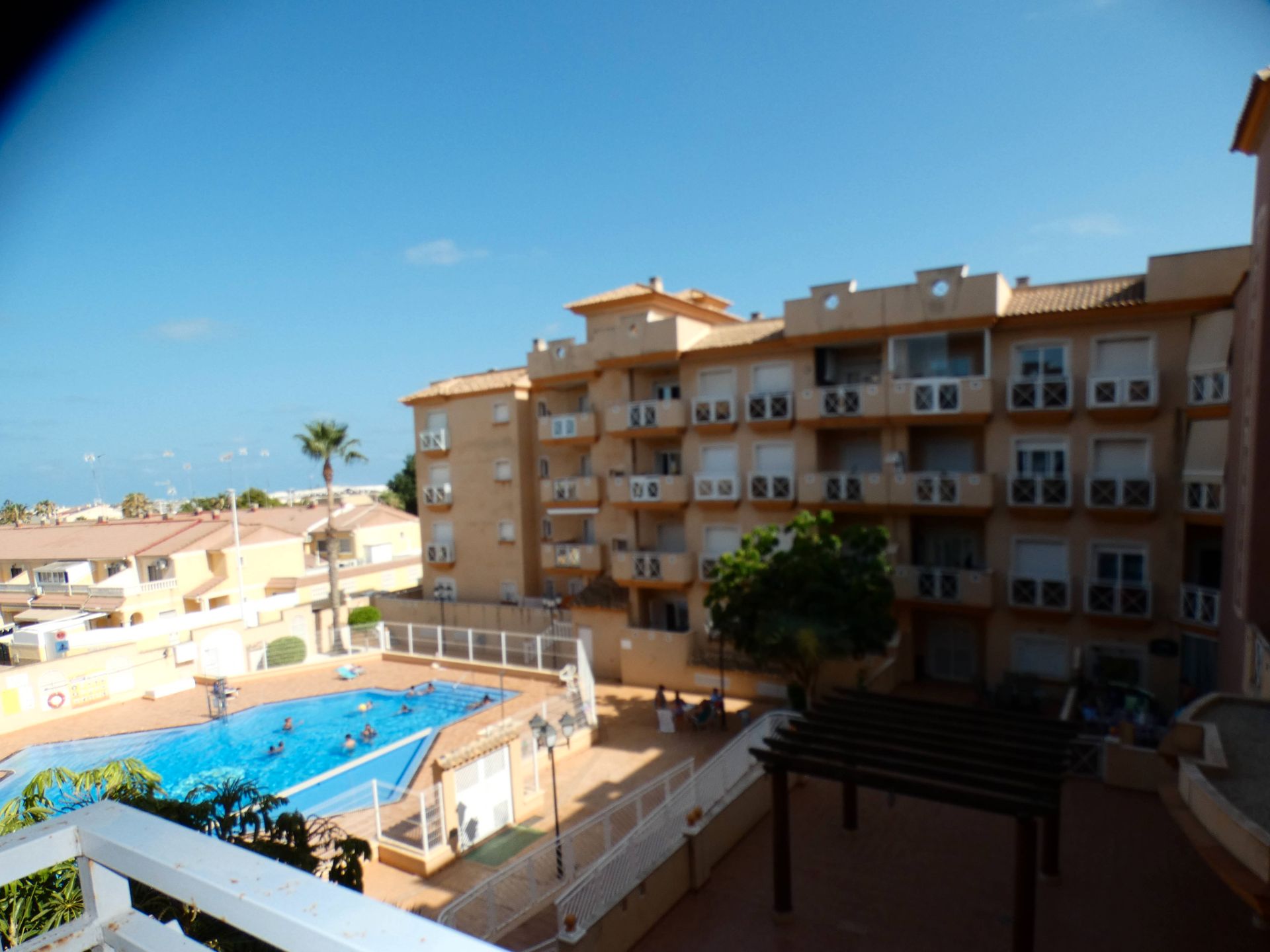 Piscina de Apartament en venda en San Pedro del Pinatar amb Moblat, Forn i Balcó