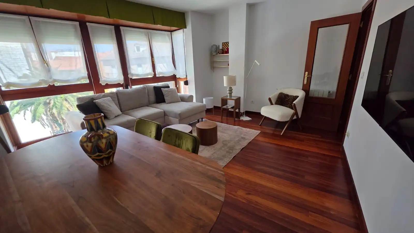 Sala d'estar de Pis en venda en Castro-Urdiales amb Calefacció i Moblat