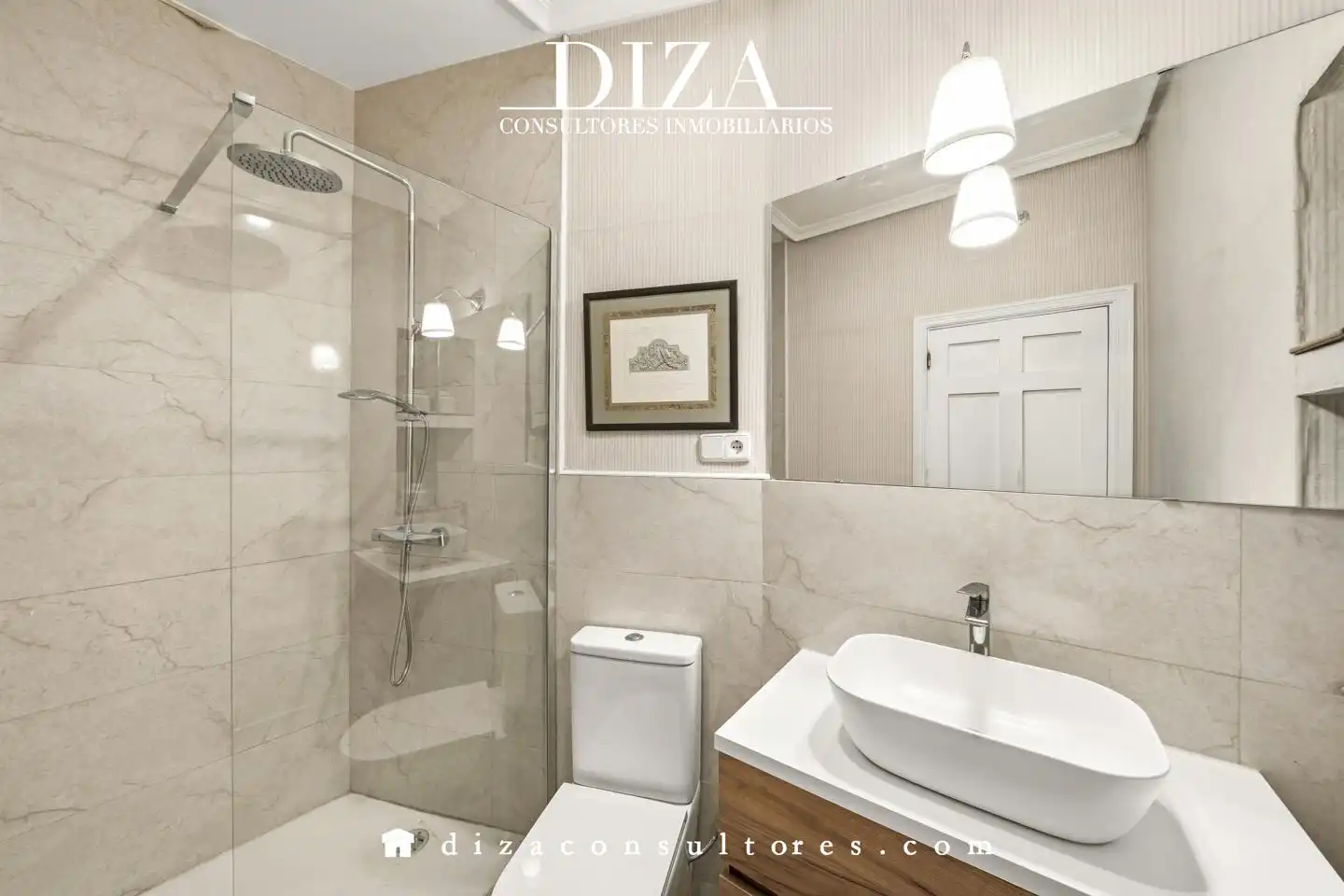 Bathroom of Flat for sale in Madrid  with Air Conditioner, Terrace and Furnished