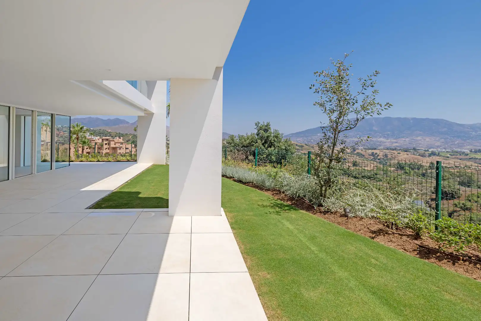 Terrassa de Pis en venda en Ojén amb Aire condicionat, Calefacció i Jardí privat