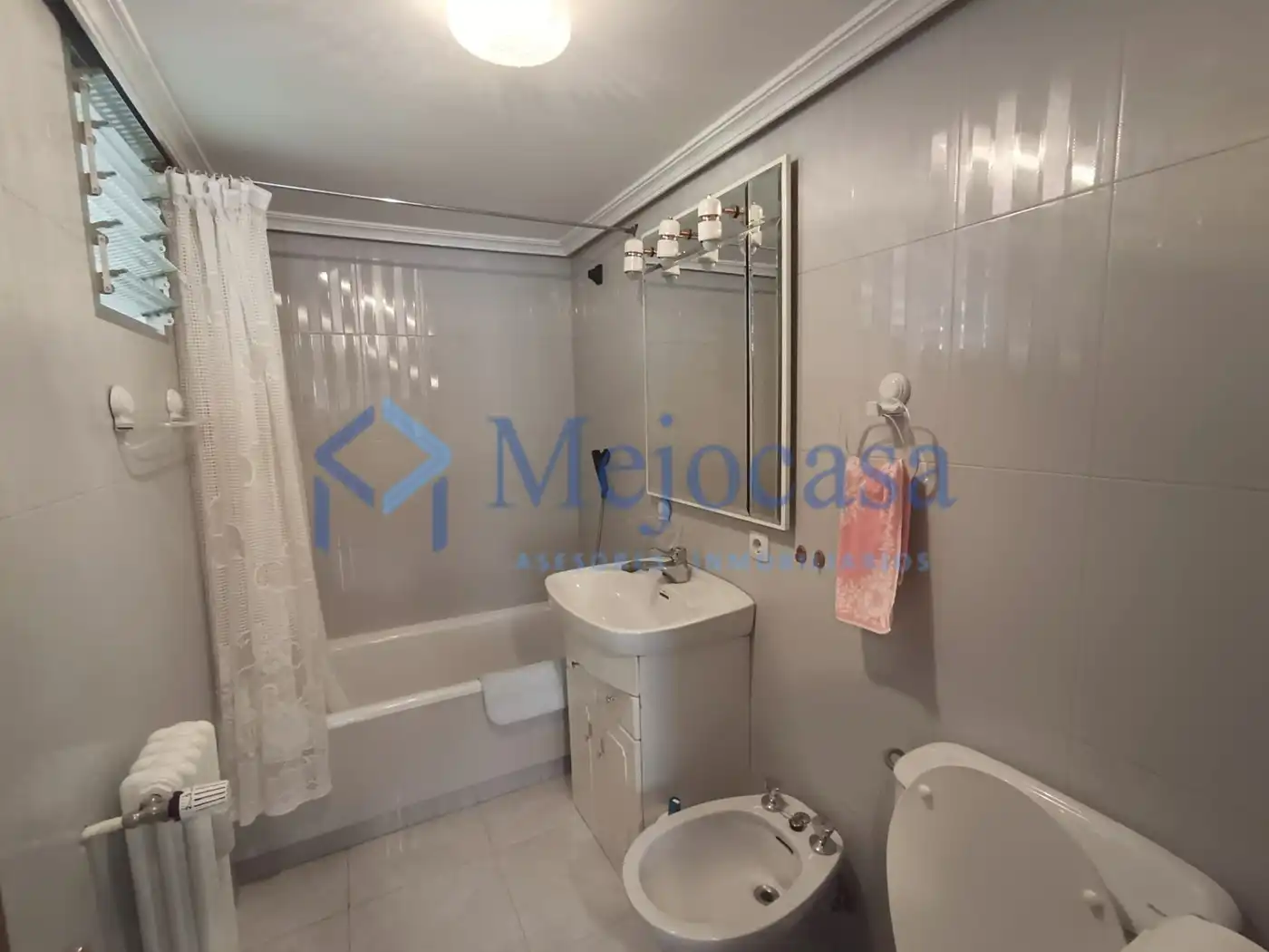 Baño de Piso en venta en Madrid con Calefacción, Jardín privado y Terraza