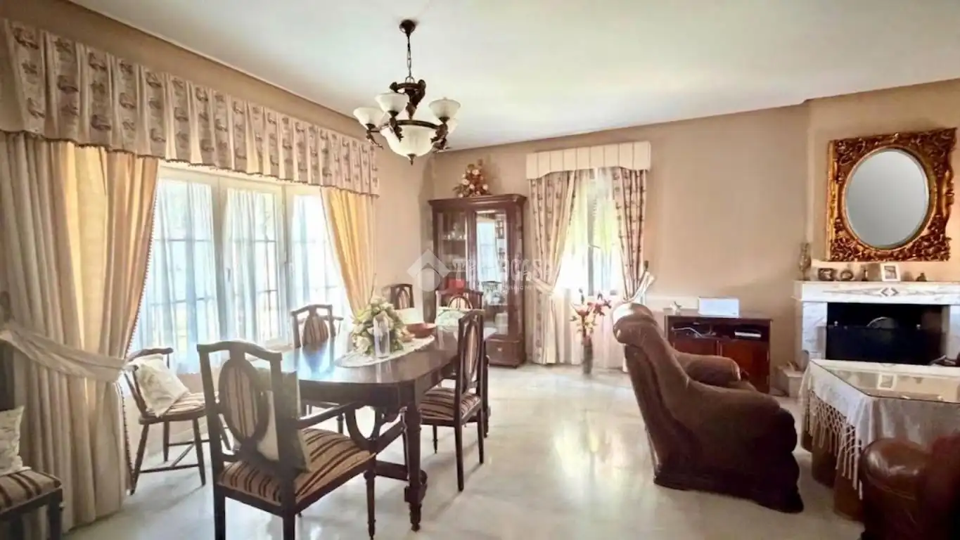 Casa con jardín en venta en Núcleo urbano, imagen 8