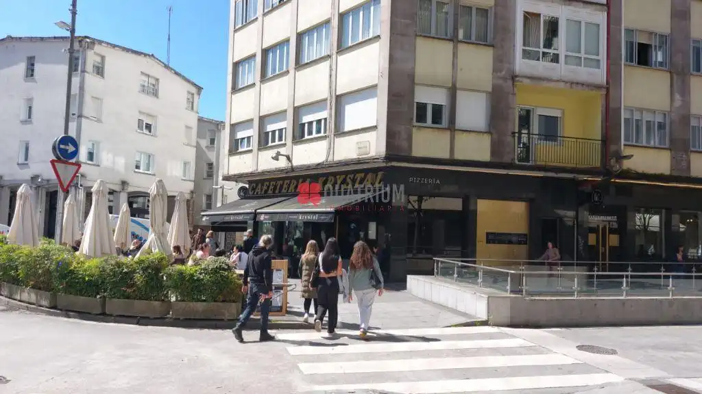 Wohnung zur Miete in Rúa De Santiago Del Estero, Ensanche - Sar