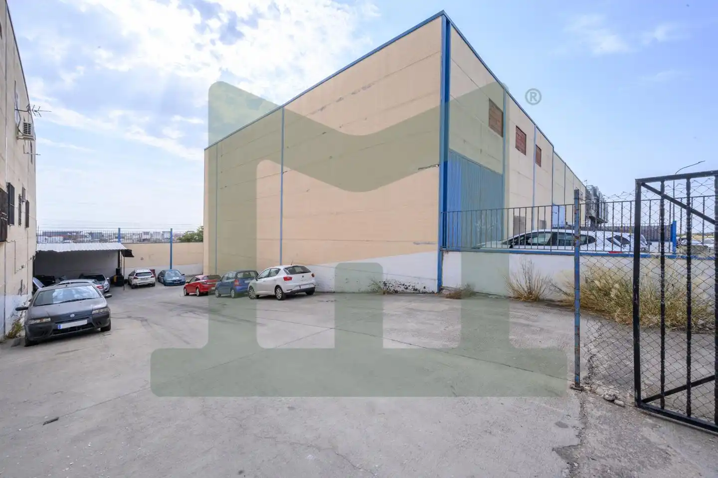 Vista exterior de Nau industrial de lloguer en Parla