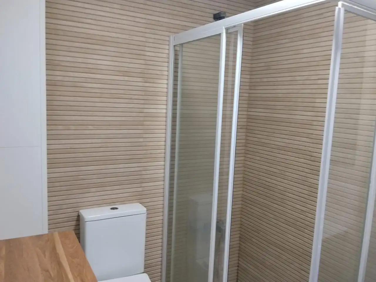 Bathroom of Flat for rent in Melilla
