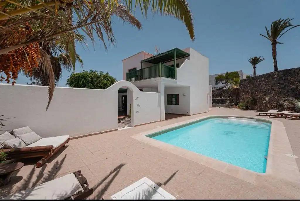 Vista exterior de Casa o chalet en venta en Yaiza con Aire acondicionado, Jardín privado y Terraza