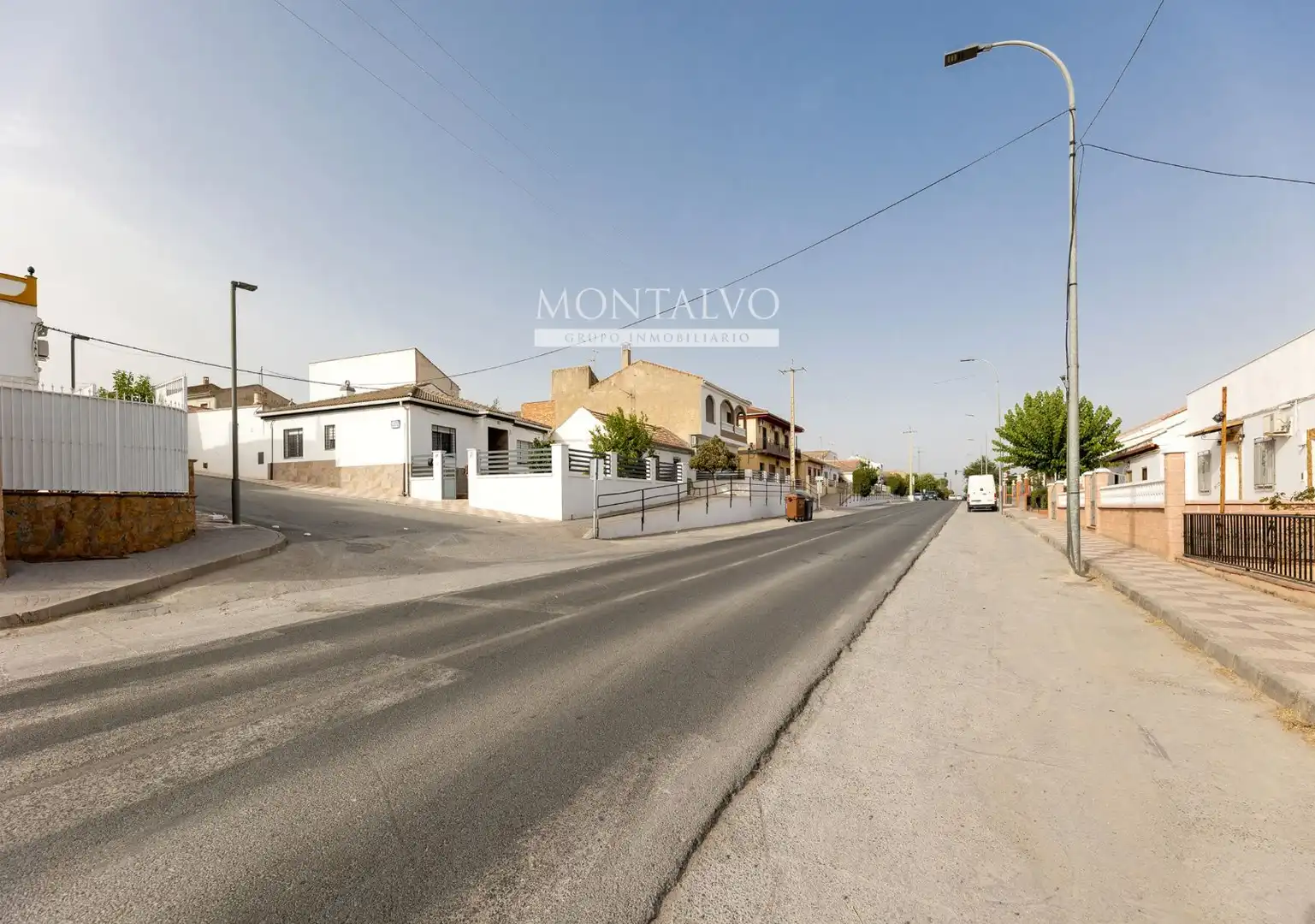 Vista exterior de Casa o xalet en venda en Pinos Puente amb Aire condicionat, Calefacció i Terrassa