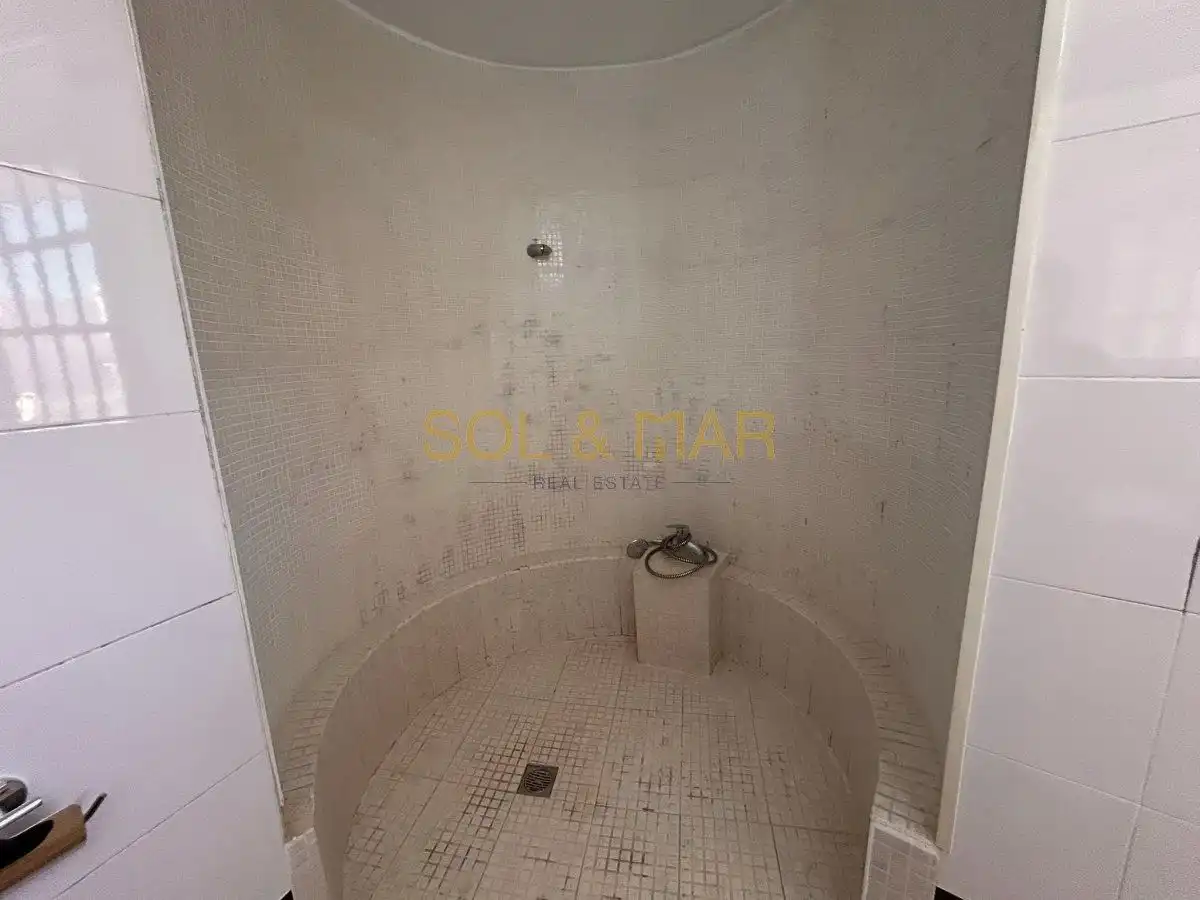 Badezimmer von Wohnung zum Verkauf in Torremolinos mit Klimaanlage, Heizung und Terrasse