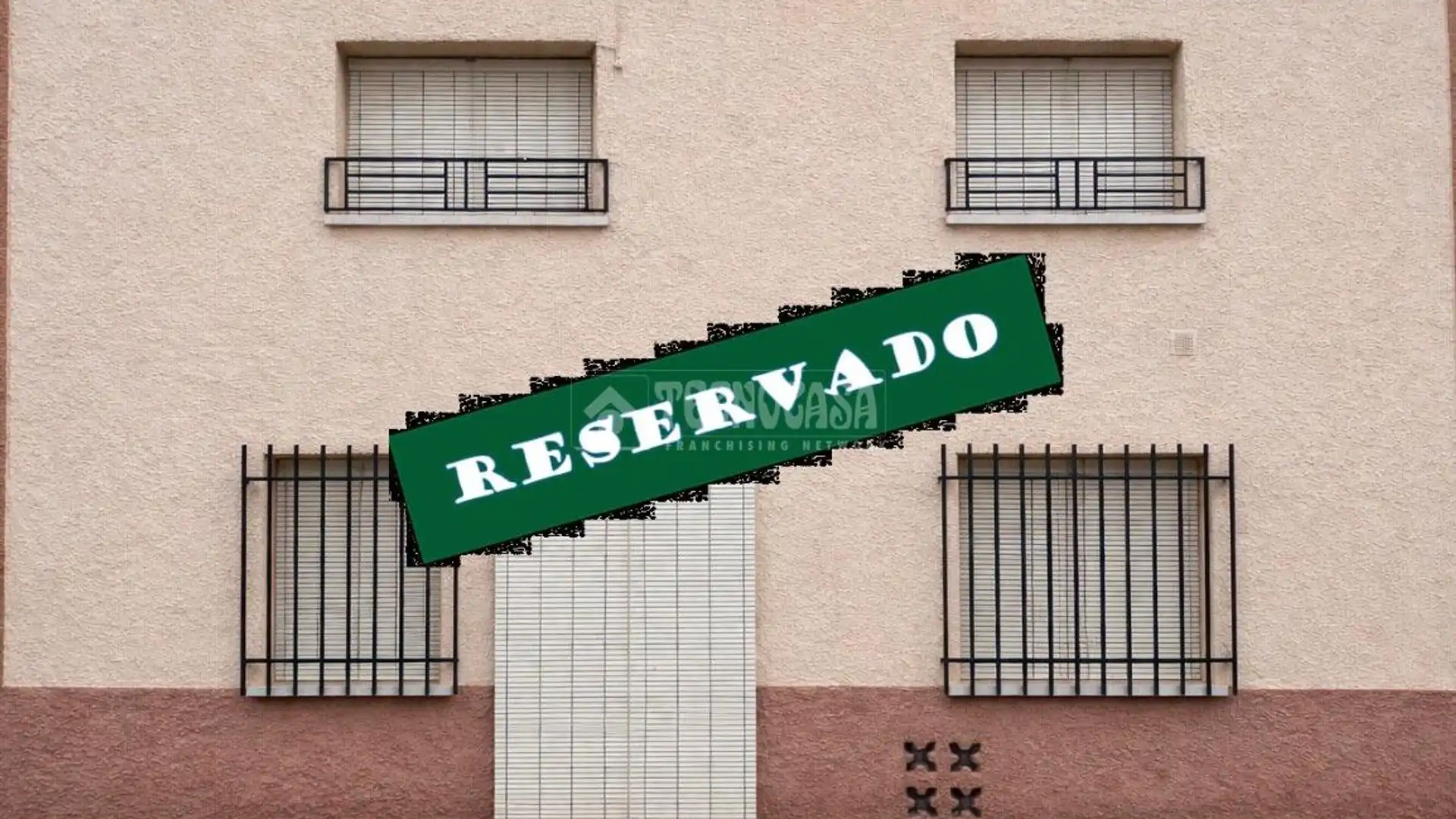 Vista exterior de Casa adosada en venda en Manzanares amb Calefacció