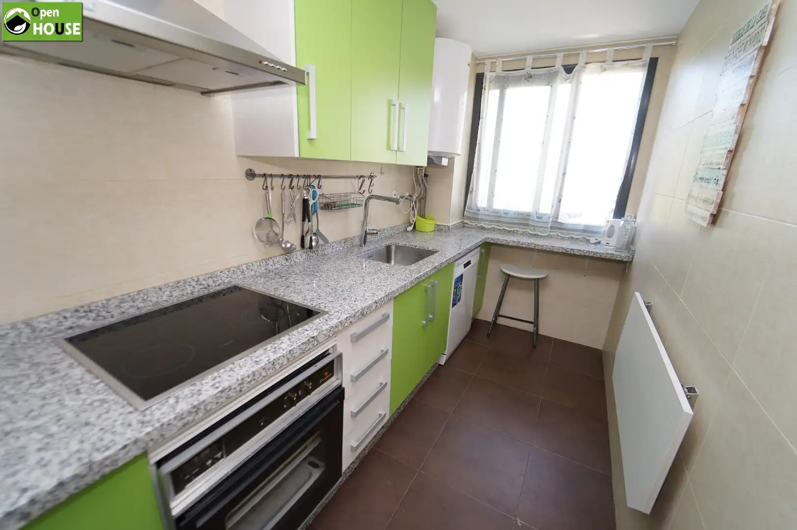 Kitchen of Flat for rent in Armilla  with Air Conditioner, Furnished and Oven